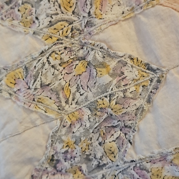 Magnolia Pearl quilted light pink pastel collar jabot tie - Picture 6 of 8